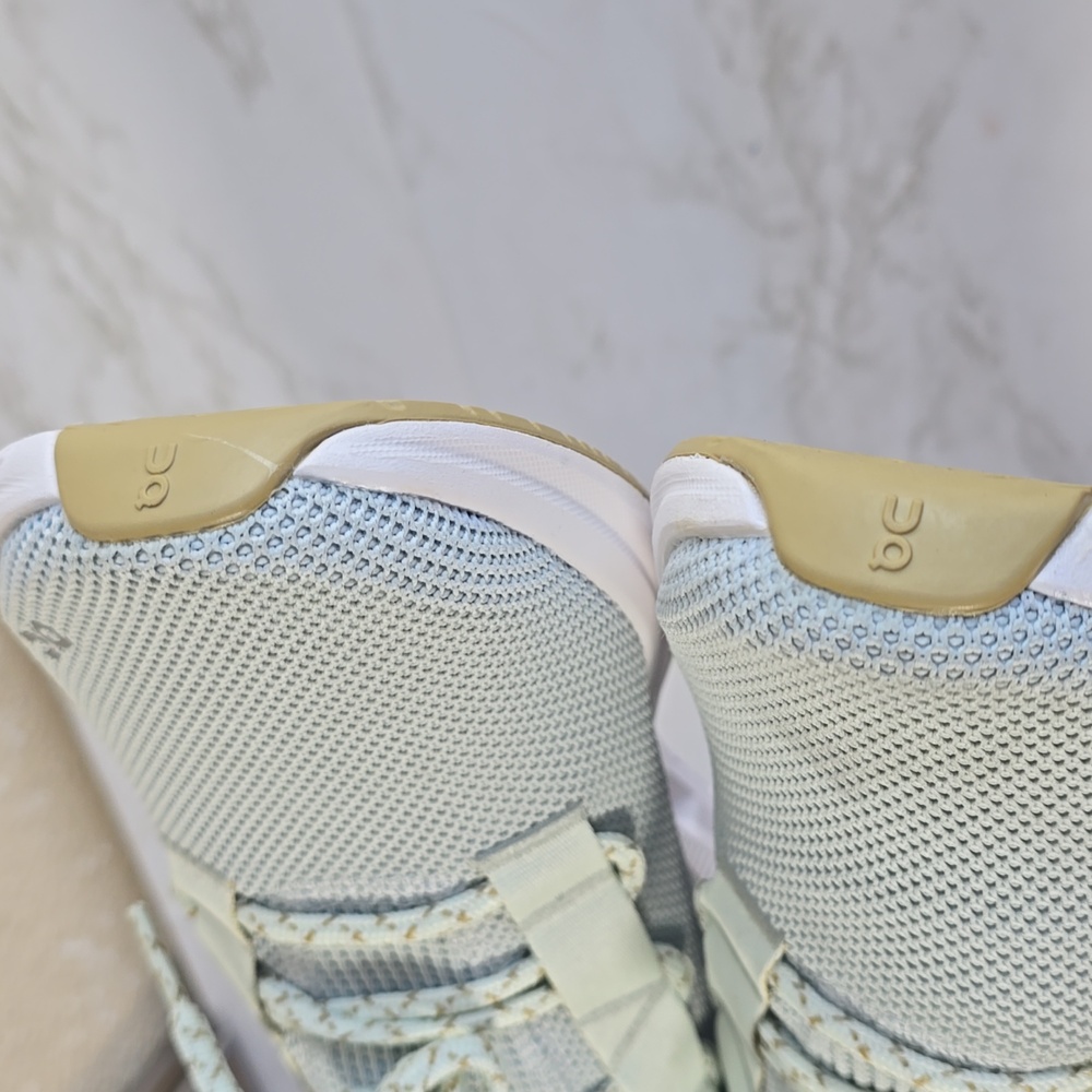 On Cloud Cloudeasy Light Gray Athletic Sneakers - Picture 4 of 14